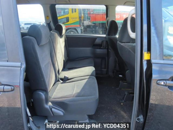 Used 2007 AT toyota noah ZRR70G Image[18]
