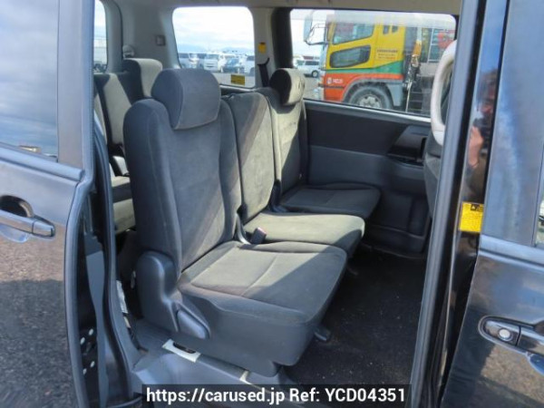 Used 2007 AT toyota noah ZRR70G Image[19]