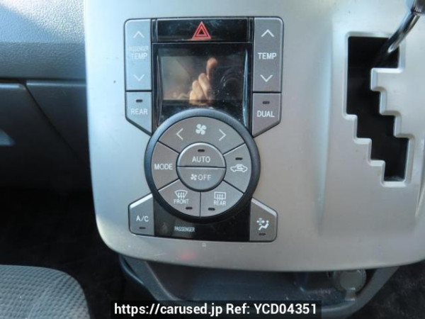 Used 2007 AT toyota noah ZRR70G Image[33]