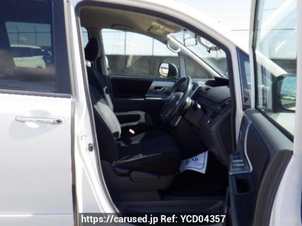 Used 2009 AT toyota voxy ZRR70W Image[11]