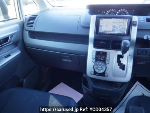 Used 2009 AT toyota voxy ZRR70W Image[17]