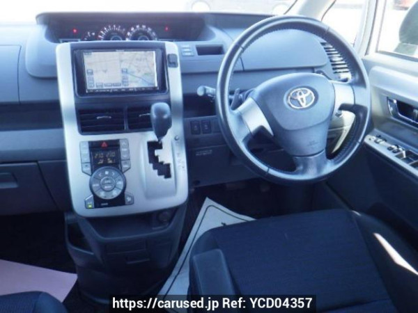 Used 2009 AT toyota voxy ZRR70W Image[18]