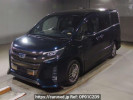 Toyota Noah ZWR80W