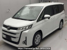Toyota Noah ZWR90W