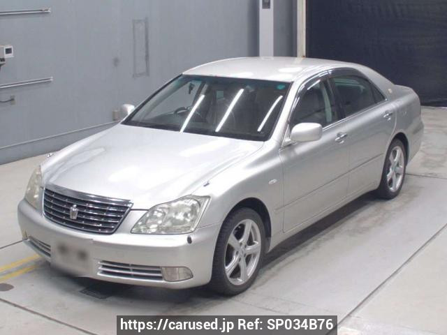2004 Toyota Crown GRS182