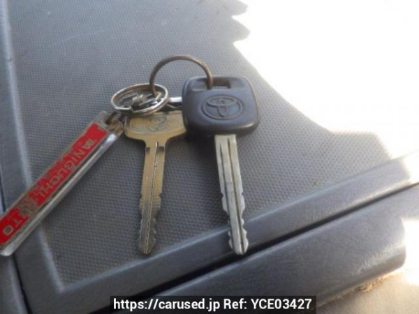 Used 2006 MT toyota regiusace-van KDH205V Image[22]
