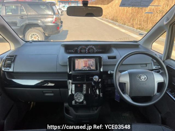 Used 2009 AT toyota noah ZRR70G Image[16]