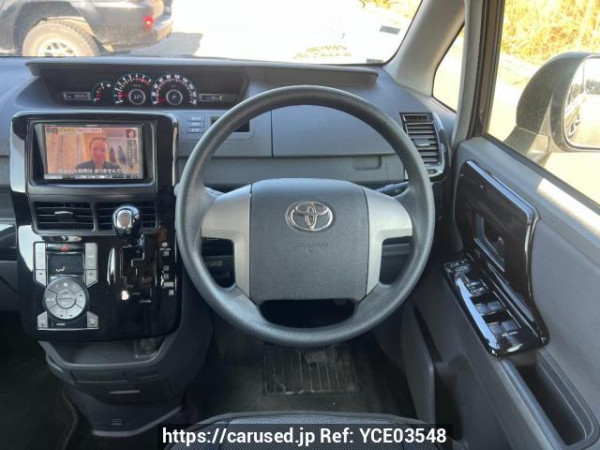 Used 2009 AT toyota noah ZRR70G Image[19]