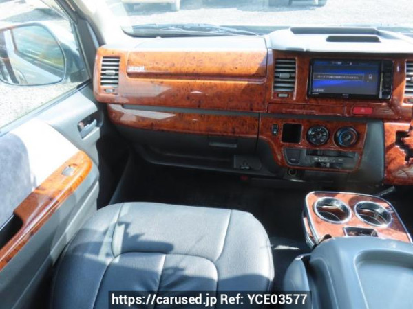 Used 2004 AT toyota regiusace-van KDH200V Image[24]