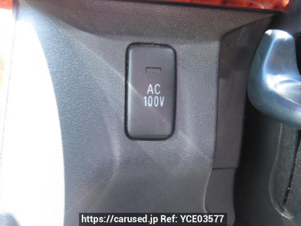 Used 2004 AT toyota regiusace-van KDH200V Image[28]
