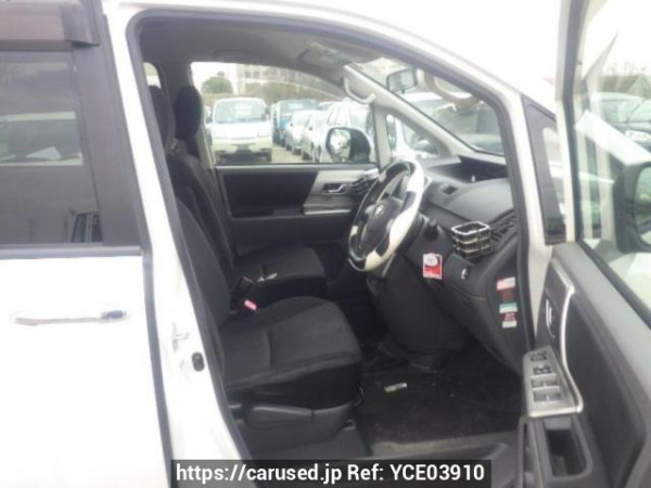 Used 2009 AT toyota voxy ZRR70W Image[11]