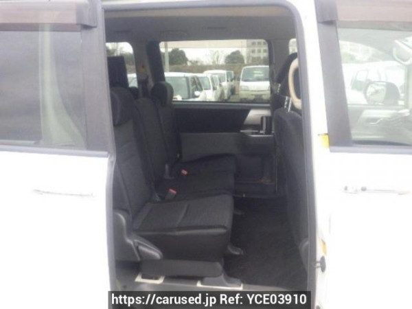 Used 2009 AT toyota voxy ZRR70W Image[13]