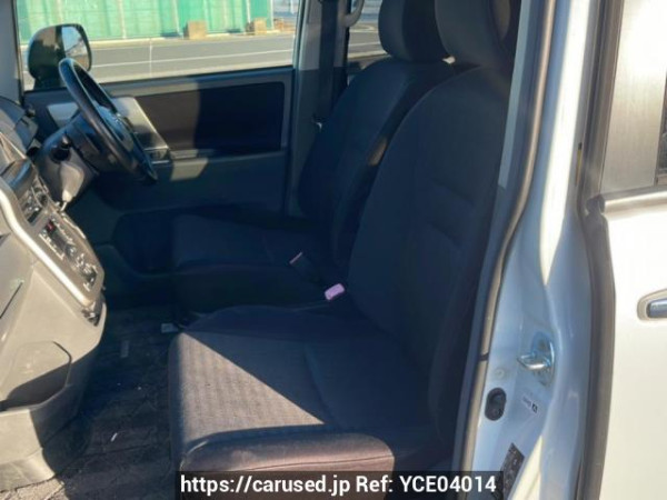 Used 2009 AT toyota voxy ZRR70W Image[12]