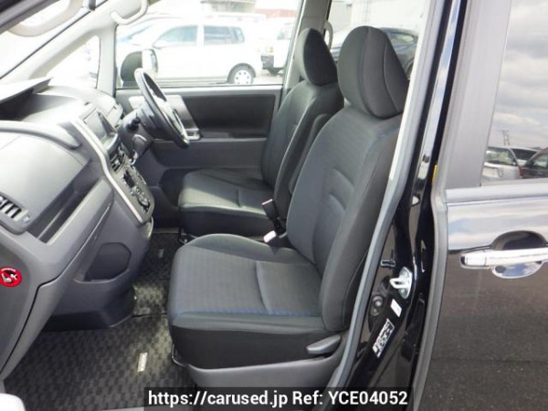 Used 2009 AT toyota voxy ZRR70W Image[9]