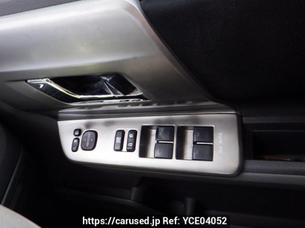 Used 2009 AT toyota voxy ZRR70W Image[14]