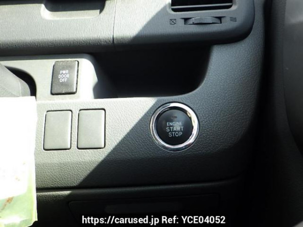 Used 2009 AT toyota voxy ZRR70W Image[18]