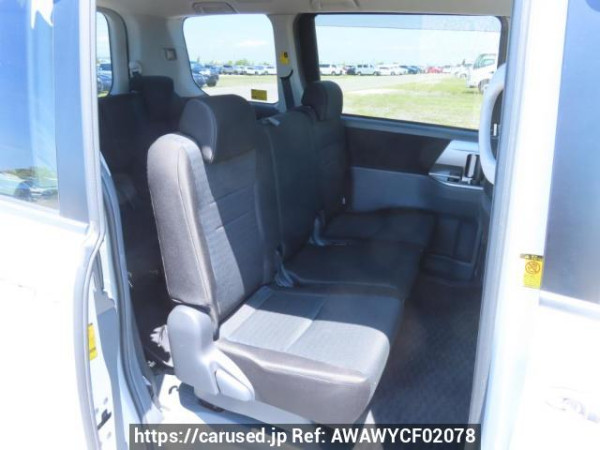 Used 2010 AT toyota voxy ZRR70W Image[13]