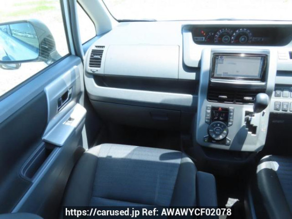Used 2010 AT toyota voxy ZRR70W Image[18]