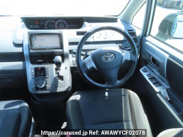 Used 2010 AT toyota voxy ZRR70W Image[19]