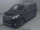 Toyota Noah ZRR80Wカイ