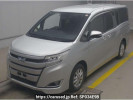Toyota Noah ZWR80G