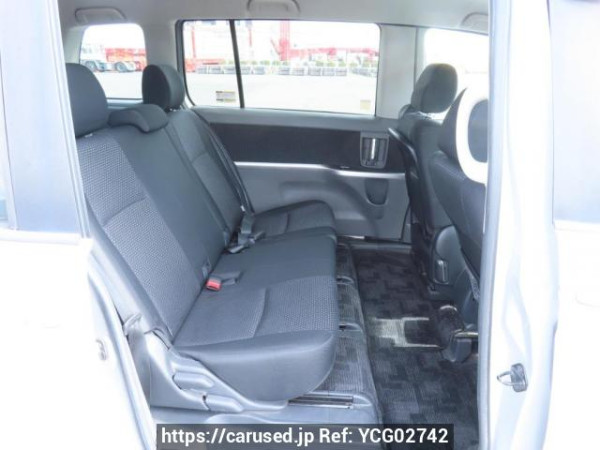 Used 2009 AT toyota isis ZGM11W Image[17]