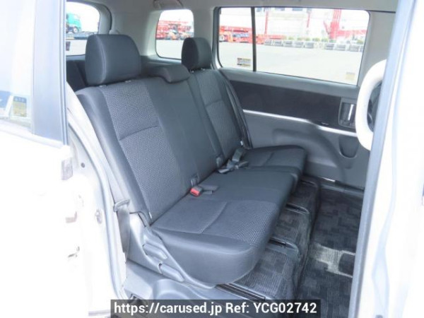 Used 2009 AT toyota isis ZGM11W Image[18]