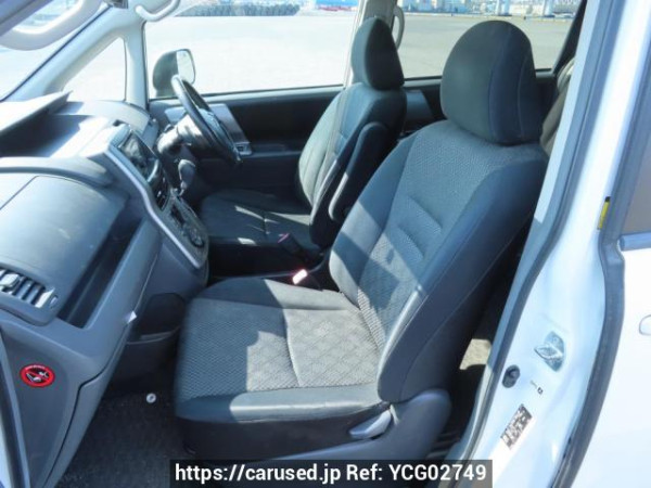 Used 2009 AT toyota noah ZRR70W Image[16]