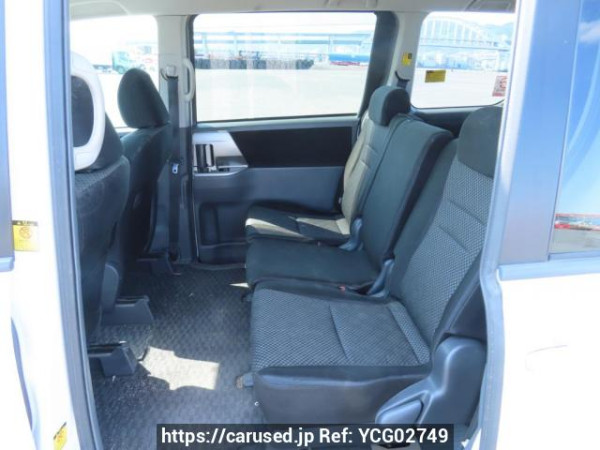 Used 2009 AT toyota noah ZRR70W Image[19]