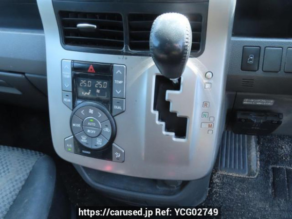 Used 2009 AT toyota noah ZRR70W Image[32]