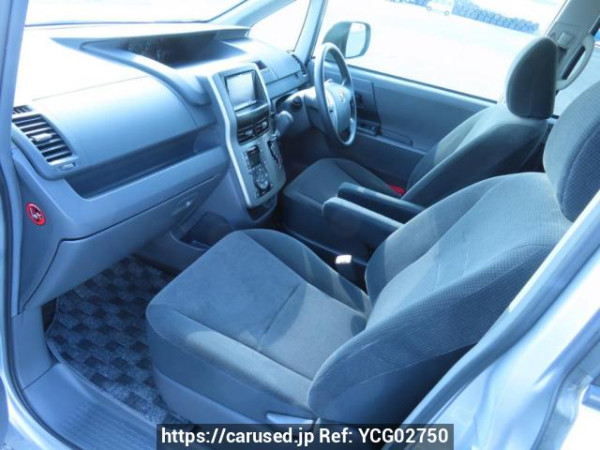 Used 2009 AT toyota noah ZRR70G Image[15]