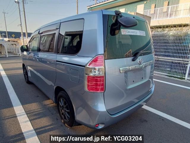 Achat de véhicules d'occasion 2009 Toyota Noah ZRR70G (YCG03204
