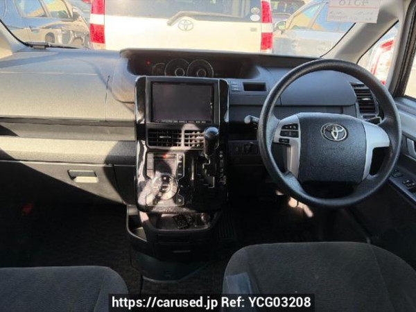 Used 2010 AT toyota noah ZRR70G Image[15]
