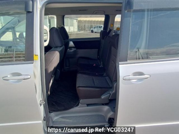 Used 2008 AT toyota noah ZRR70W Image[15]