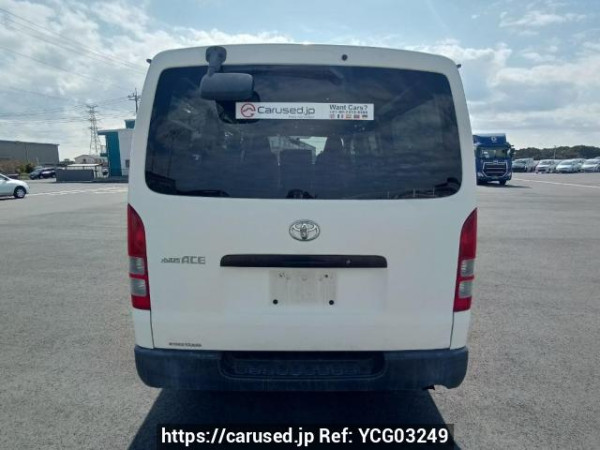 Used 2005 MT toyota regiusace-van KDH205V Image[5]