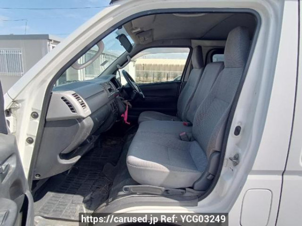 Used 2005 MT toyota regiusace-van KDH205V Image[14]