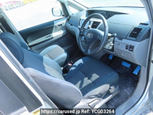 Used 2004 AT toyota voxy AZR60G Image[15]