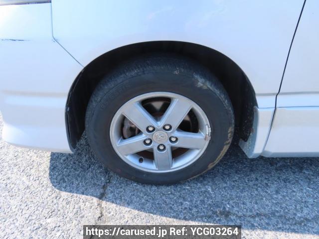 Comprar usado 2004 Toyota Voxy AZR60G (YCG03264) - Carused.jp