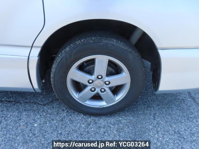 Comprar usado 2004 Toyota Voxy AZR60G (YCG03264) - Carused.jp