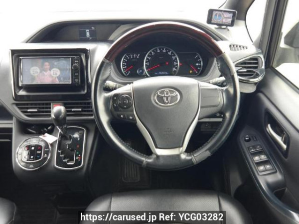 Used 2015 AT toyota noah ZRR80W Image[20]