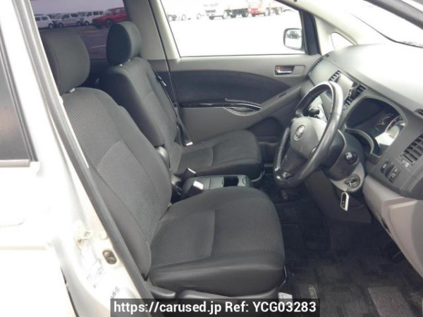 Used 2005 AT toyota isis ZNM10W Image[12]