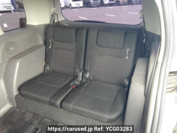 Used 2005 AT toyota isis ZNM10W Image[16]