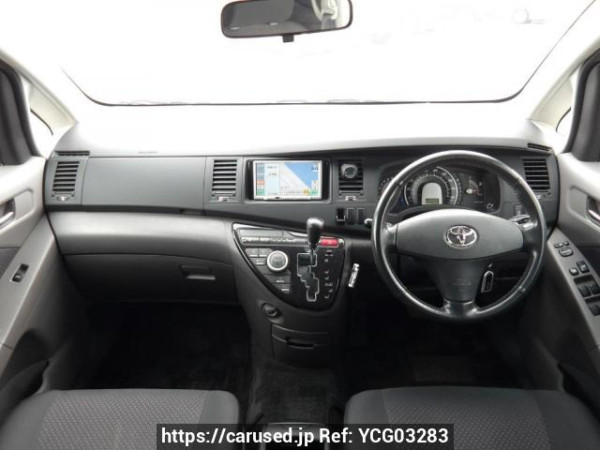 Used 2005 AT toyota isis ZNM10W Image[17]