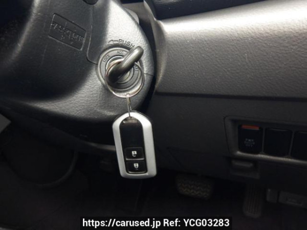 Used 2005 AT toyota isis ZNM10W Image[26]