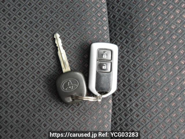 Used 2005 AT toyota isis ZNM10W Image[27]