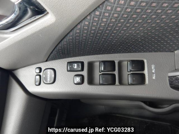 Used 2005 AT toyota isis ZNM10W Image[29]