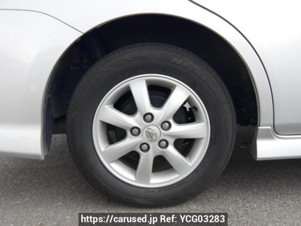 Used 2005 AT toyota isis ZNM10W Image[32]