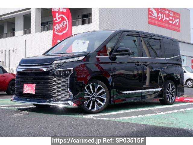 Buy Used 2023 Toyota Voxy ZWR90W (SP03515F) - Carused.jp