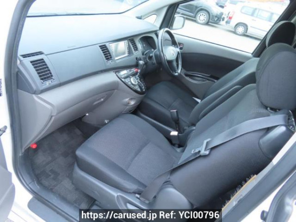 Used 2004 AT toyota isis ZNM10W Image[15]