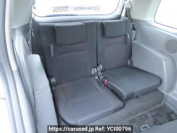 Used 2004 AT toyota isis ZNM10W Image[21]